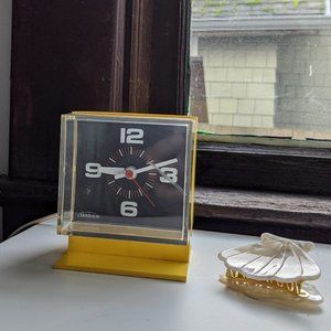 VTG 70s Sunbeam Yellow Retro Electric Alarm Clock
